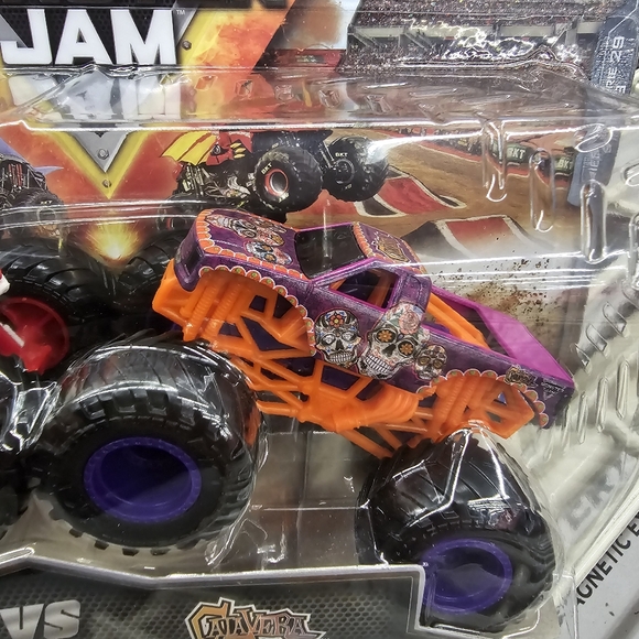 Monster Jam Duo Monster Mutt vs Carnival - Picture 4 of 4